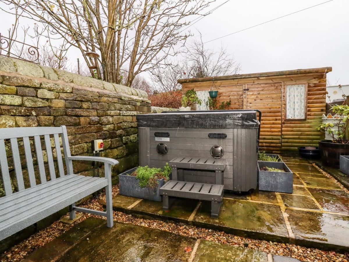 2A Chiserley Stile Hebden Bridge Exterior photo